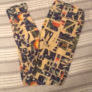 LulaRoe Tall and Curvy Leggings